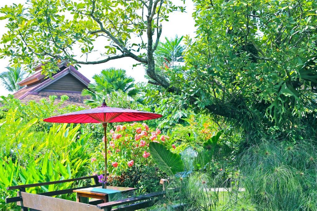 Oriental Siam Resort - Sha Extra Plus Certified Chiang Mai Exterior foto